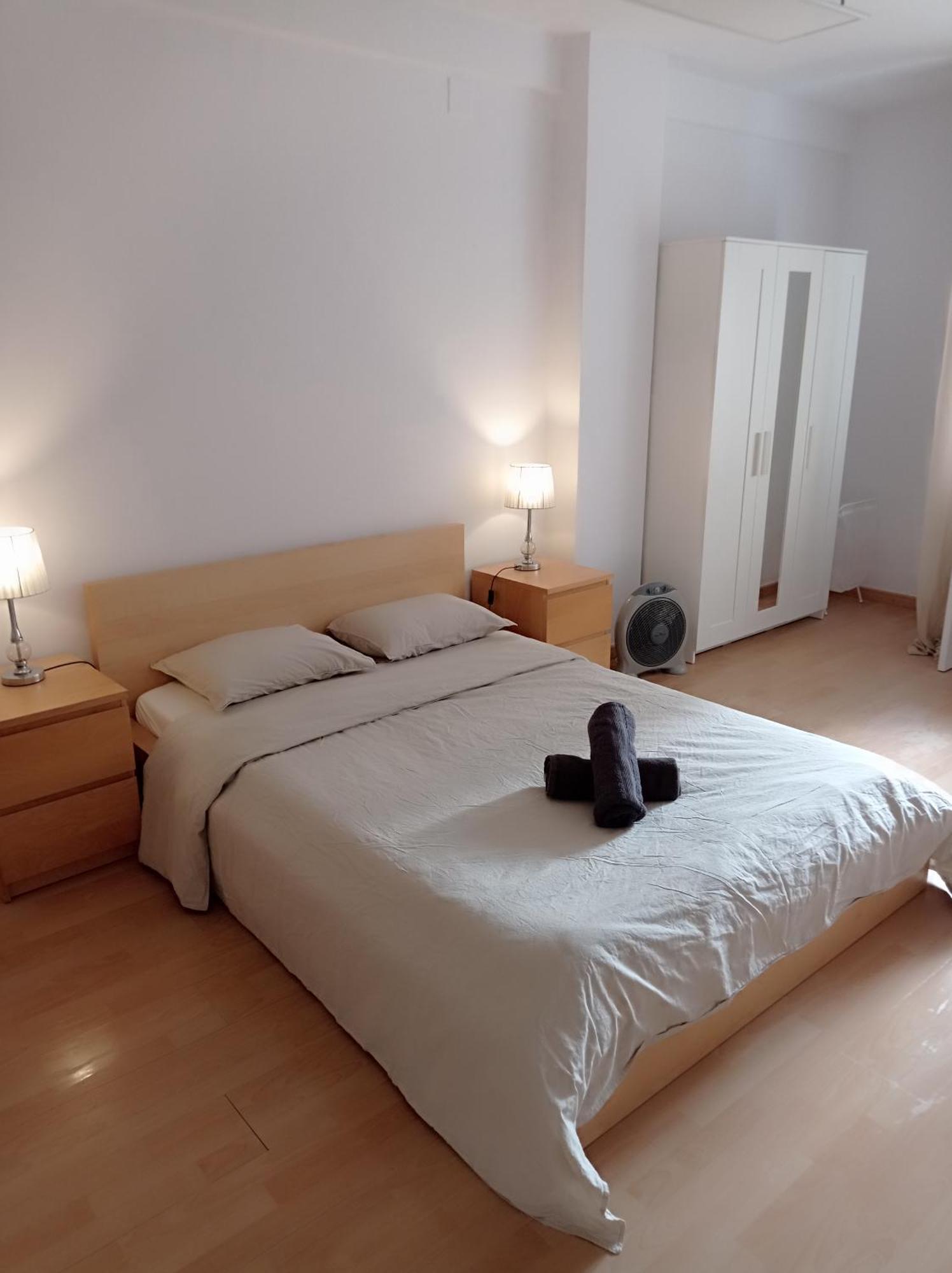 Affittacamere Bright Private Double Center Metro L-1 Urgell L-5 Hospital Clinic Barcellona